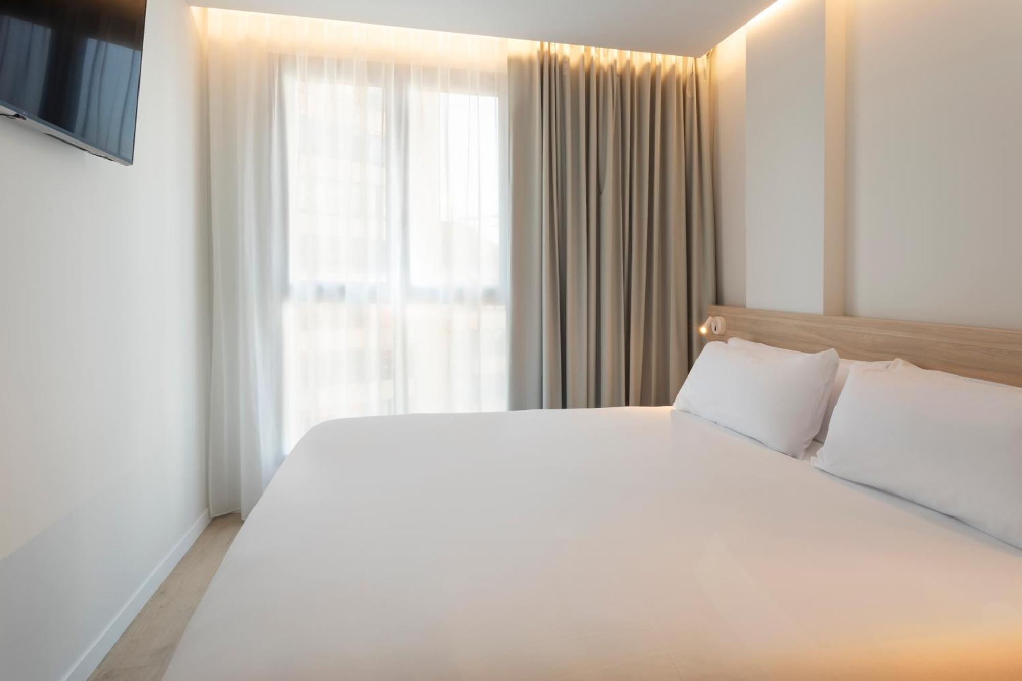 B&B Hotel Alicante Centro ภายนอก รูปภาพ