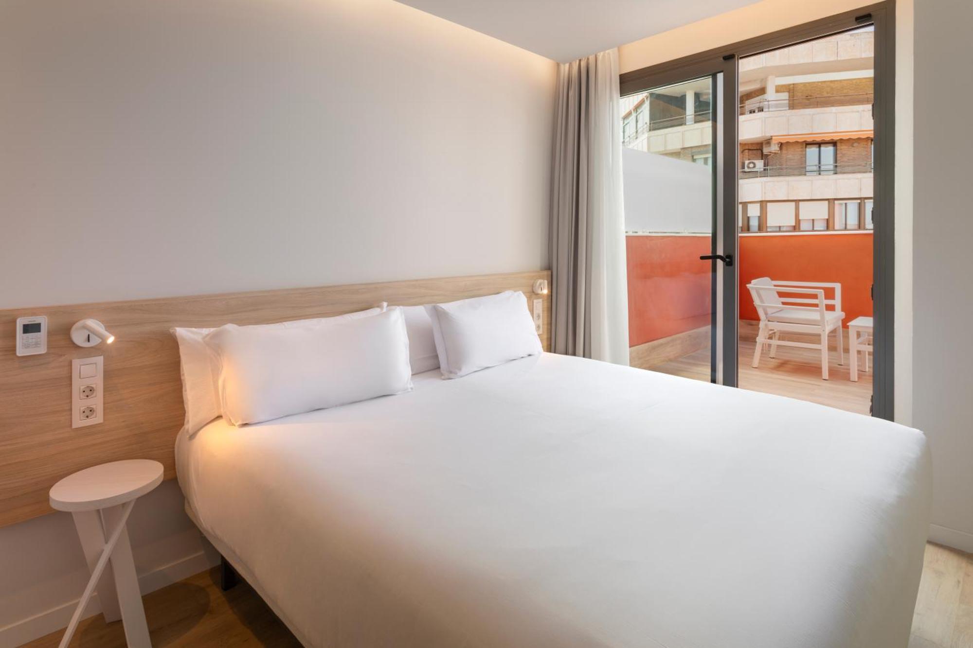 B&B Hotel Alicante Centro ภายนอก รูปภาพ