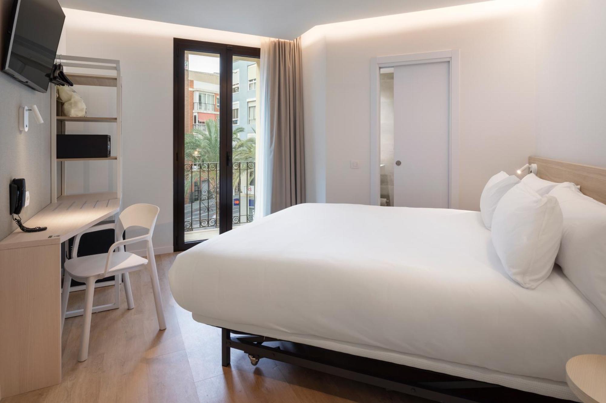 B&B Hotel Alicante Centro ภายนอก รูปภาพ