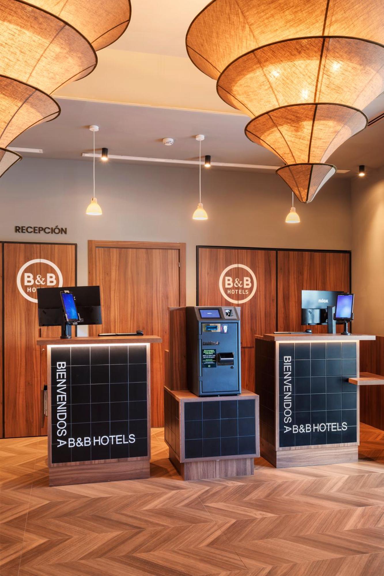 B&B Hotel Alicante Centro ภายนอก รูปภาพ