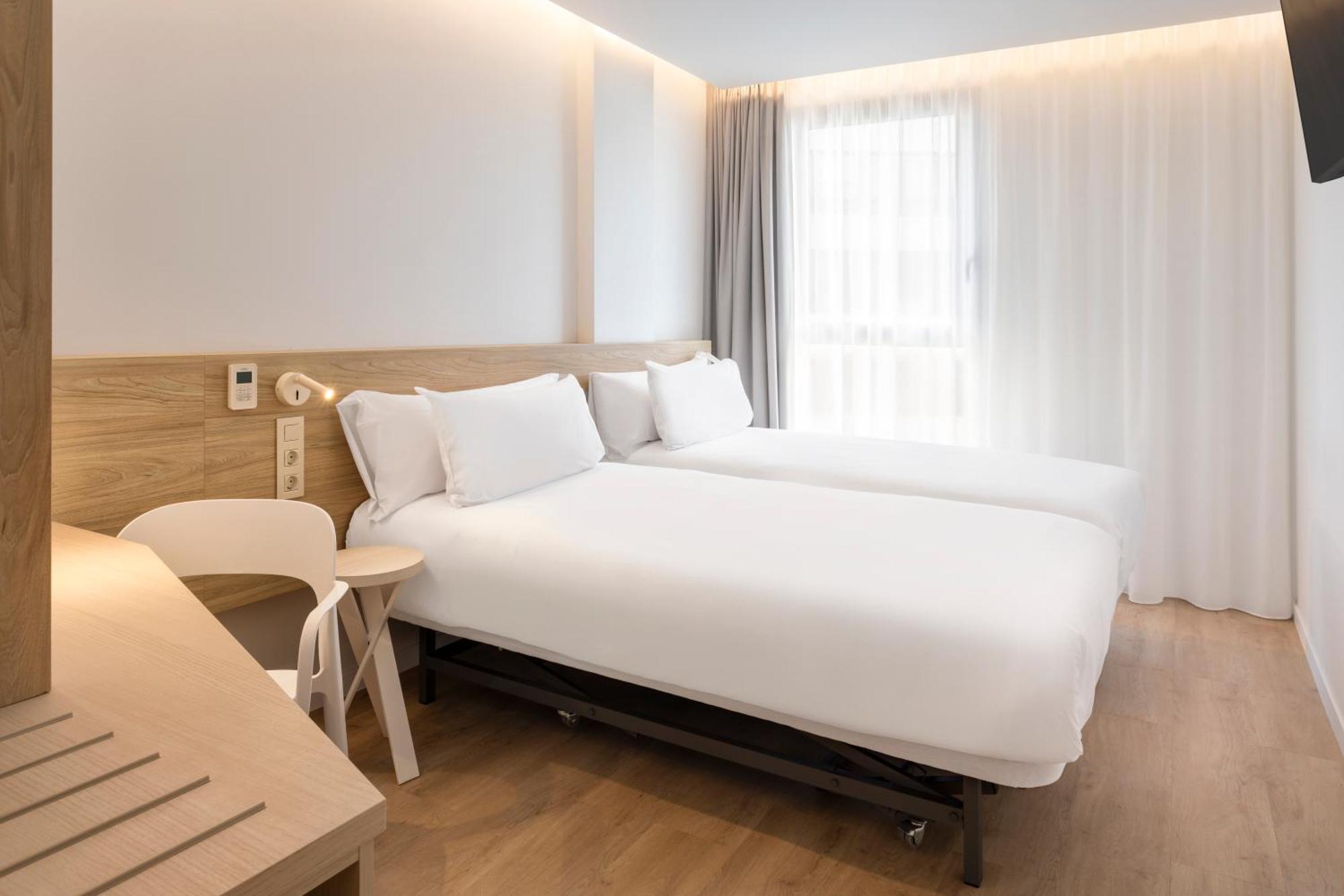 B&B Hotel Alicante Centro ภายนอก รูปภาพ
